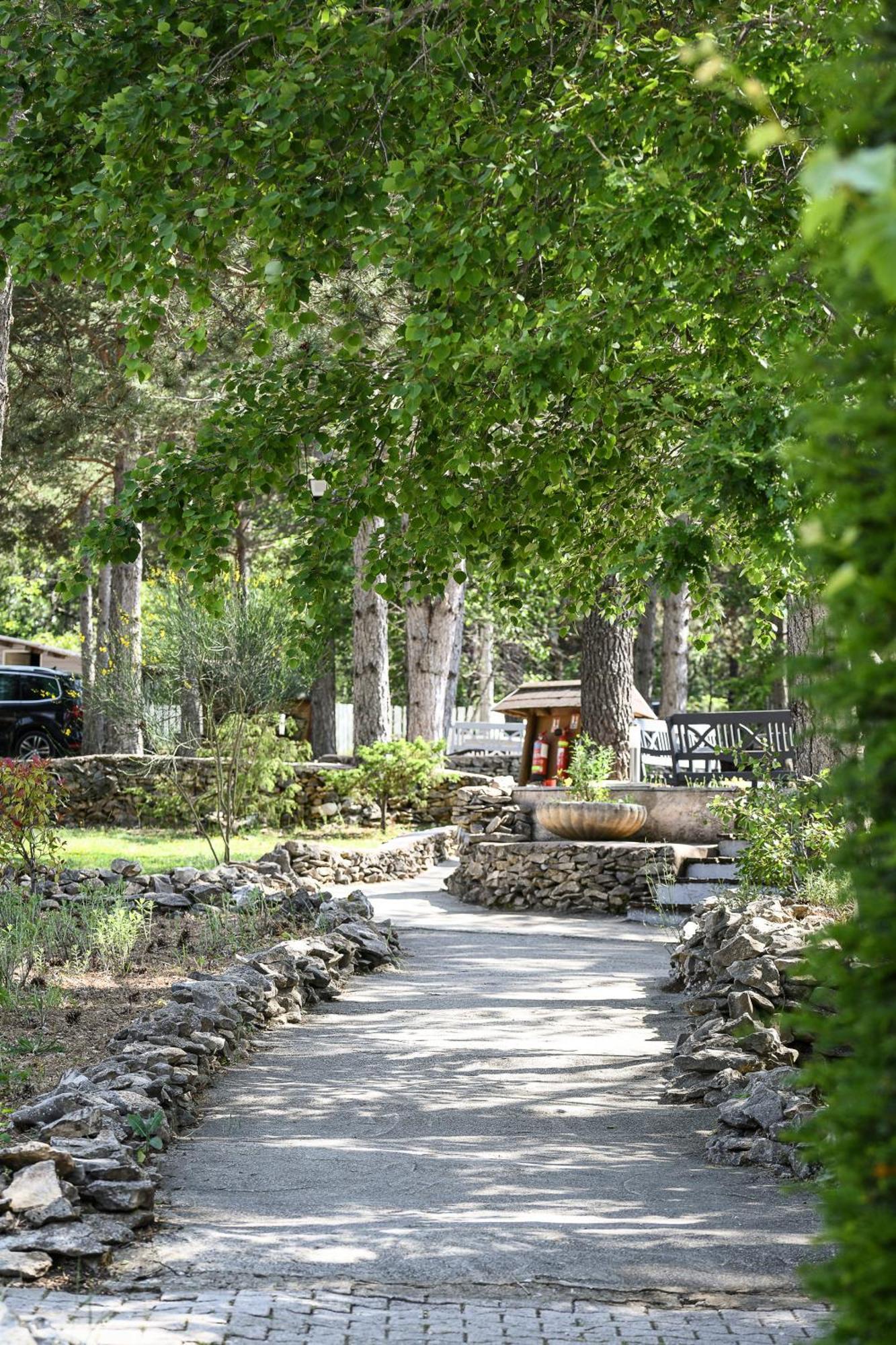 Domaine Du Val De Sault Hotell Exteriör bild